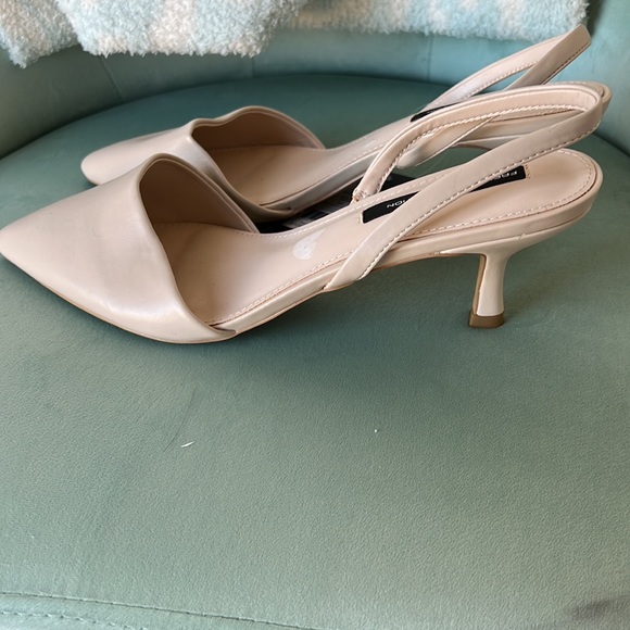 Nude sling back heels - Picture 4 of 7
